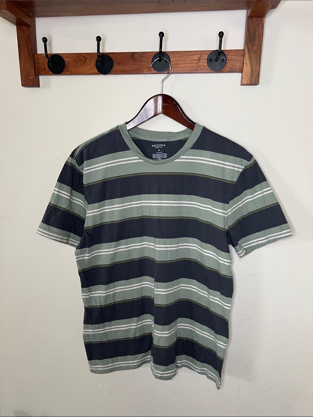 Arizona Jean Company Green Striped Short-Sleeve Tee Men's Size Medium
